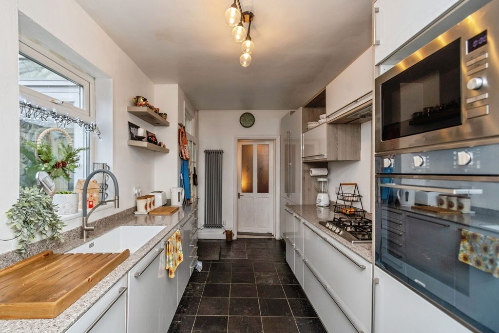 Property photo 3 of 20 Pbox-Img.Jpg