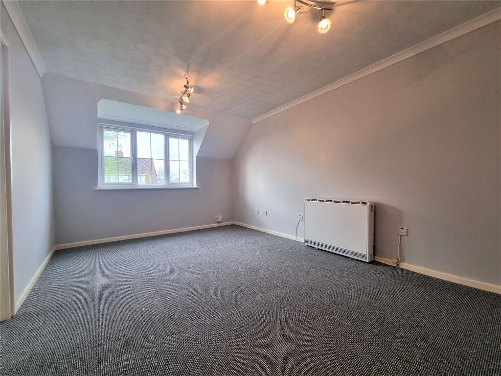 Property photo 2 of 5 Living Room