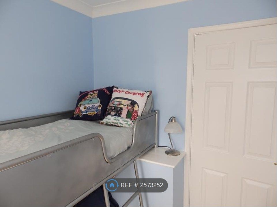 Property photo 2 of 8