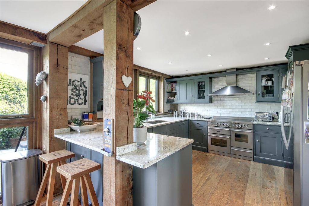 Property photo 2 of 20 Kitchen/Breakfast Room