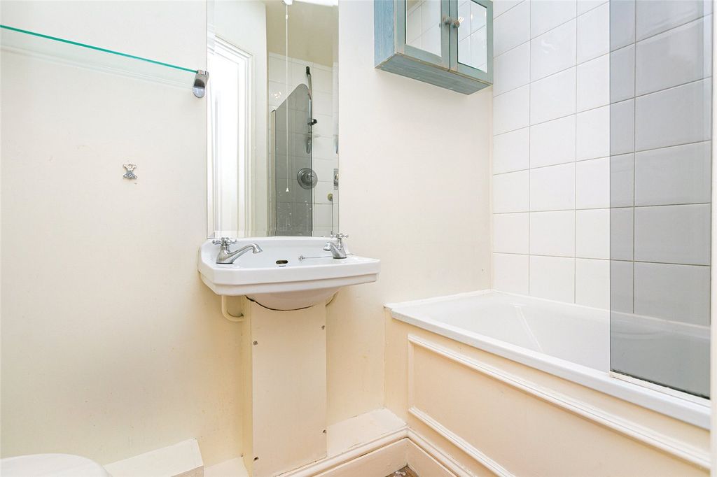 Property photo 3 of 9 Picture No. 18