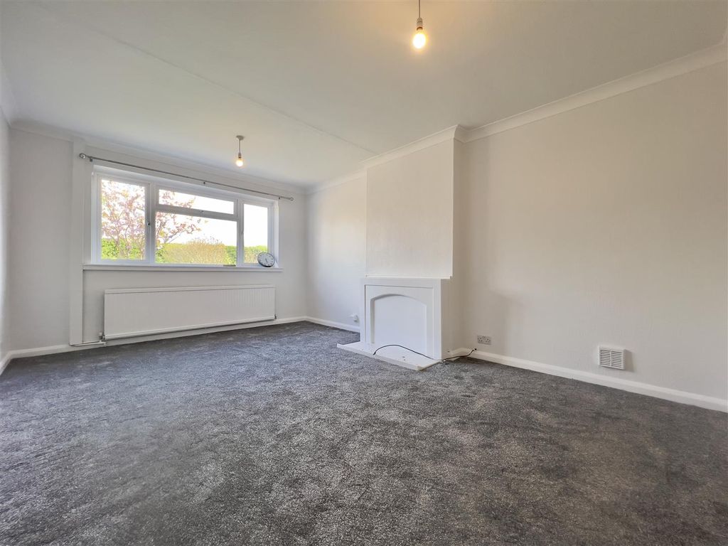 Property photo 2 of 7 Living Area