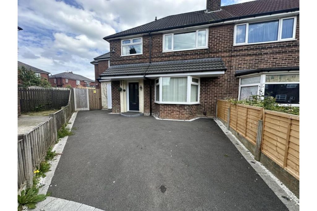 Property photo 1 of 32