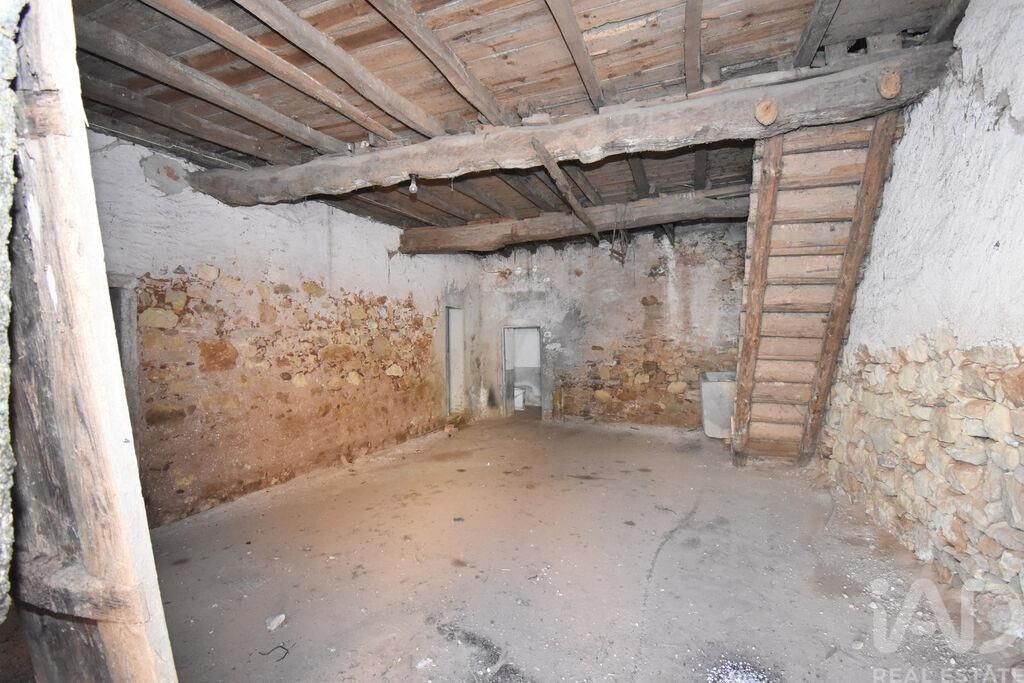 Property photo 3 of 34
