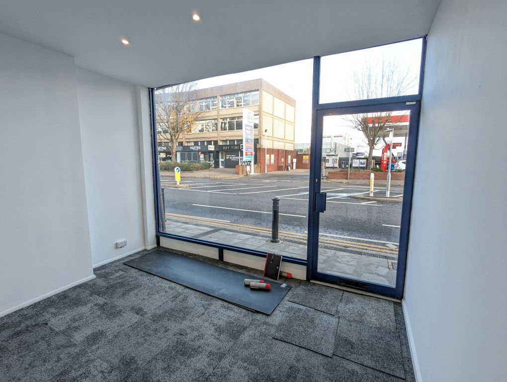 Property photo 2 of 4 Pxl_20251202_135057488.Jpg