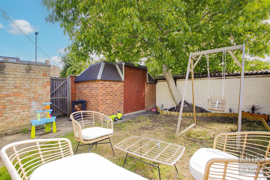 Property photo 3 of 24