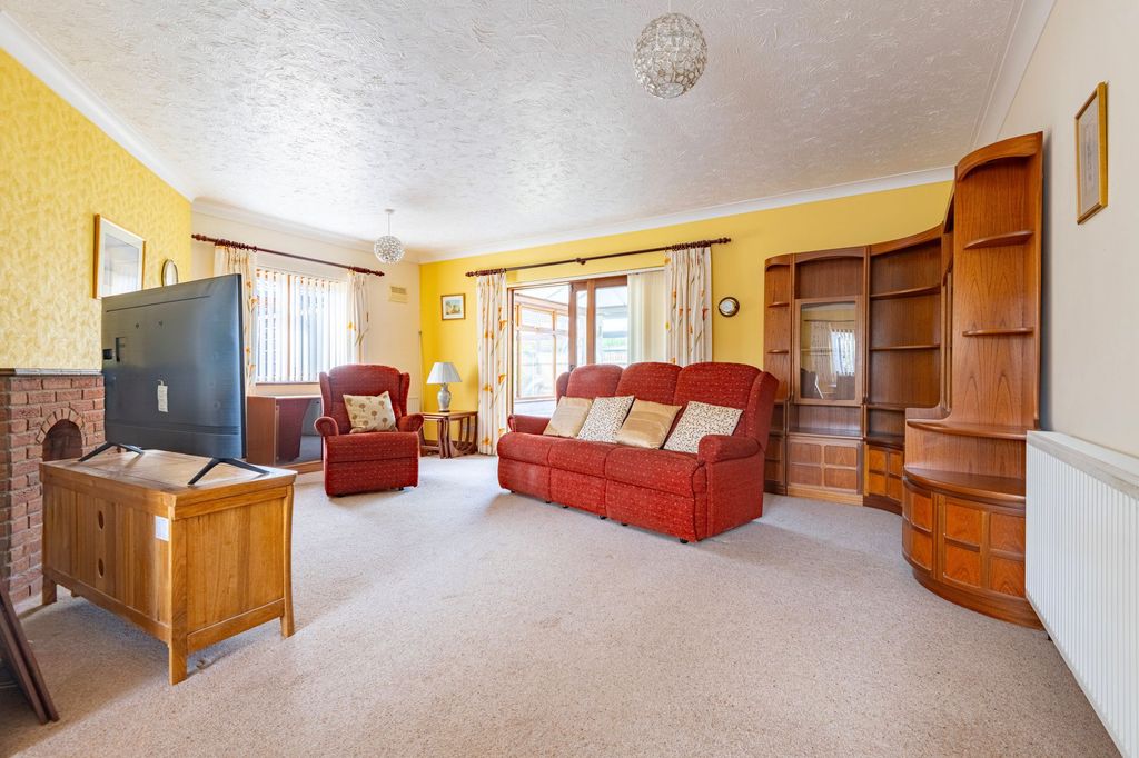 Property photo 3 of 17
