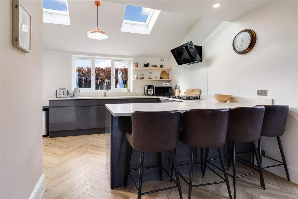 Property photo 2 of 17 Img (30)-2.Jpg