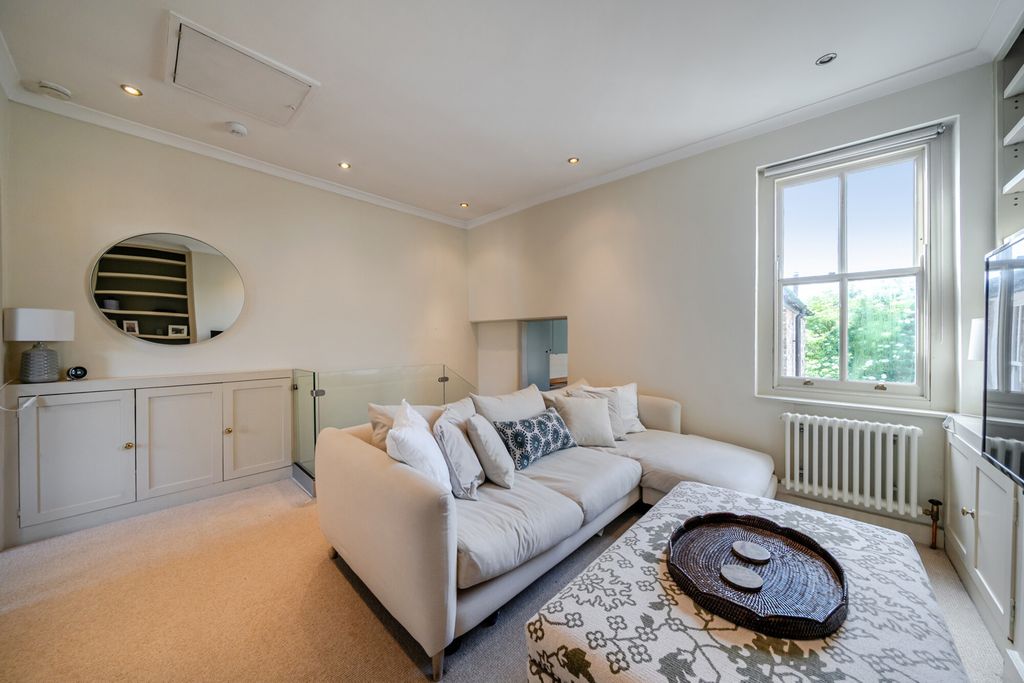 Property photo 2 of 16 1457901-11-6A02Ec...