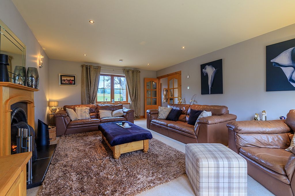 Property photo 2 of 50