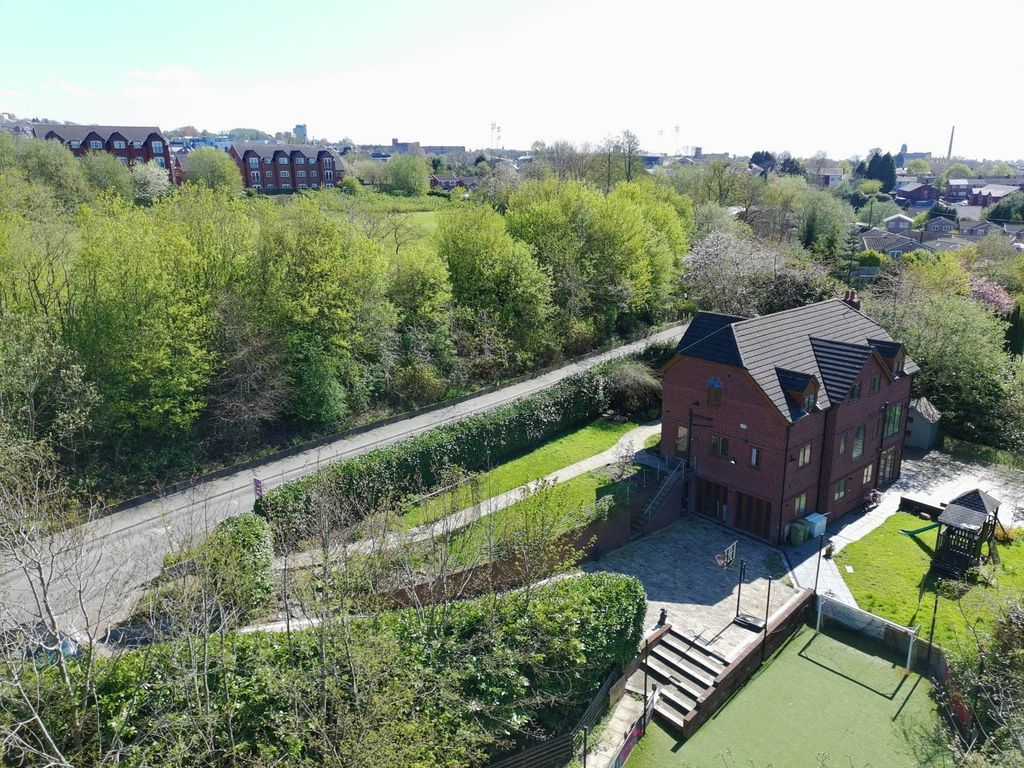 Property photo 1 of 38