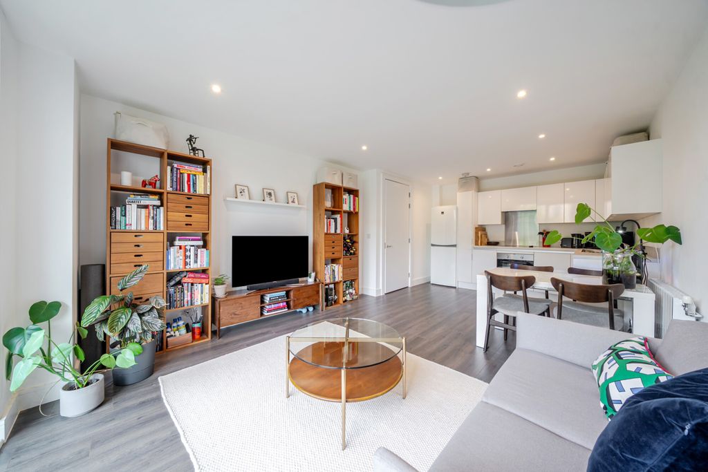 Property photo 2 of 16 1476719-13-6A2Bc6...