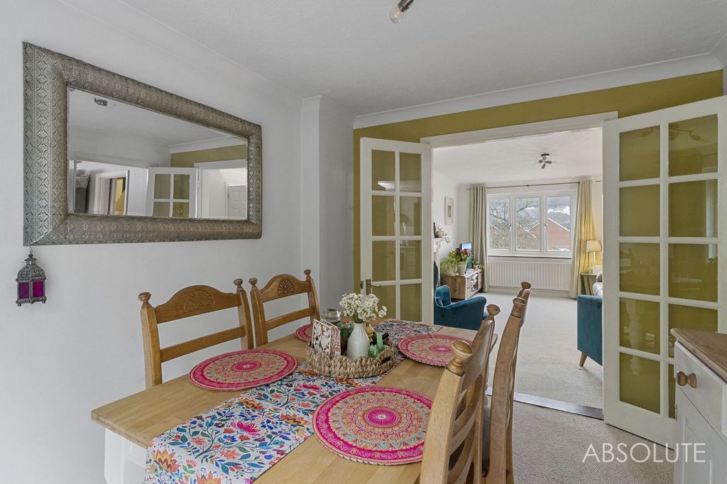 Property photo 3 of 25