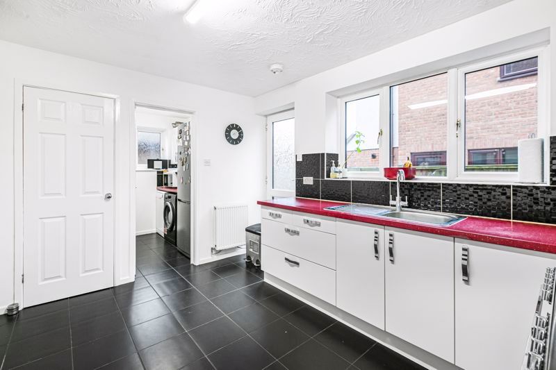Property photo 3 of 18 Kitchen