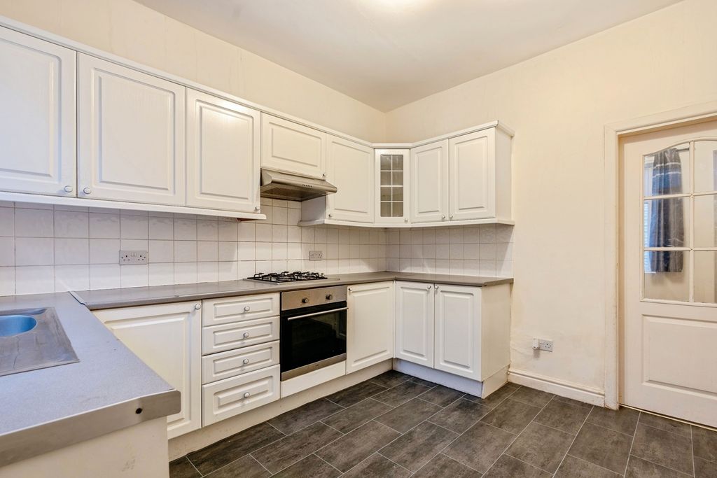 Property photo 3 of 17 Pbox-Img.Jpg
