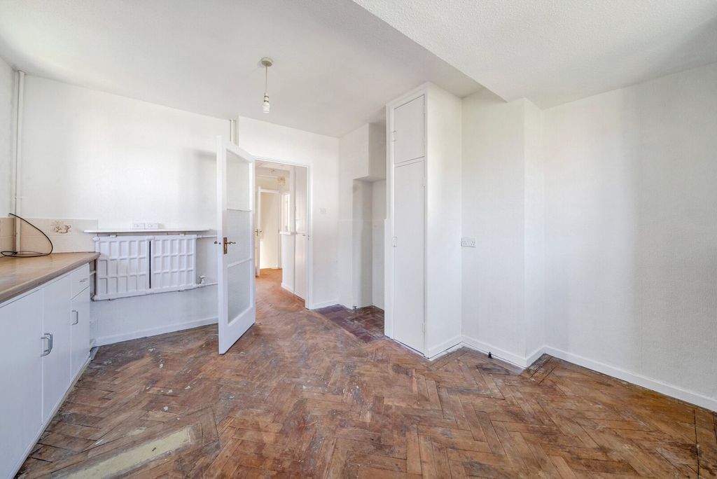 Property photo 3 of 10 Picture No. 12