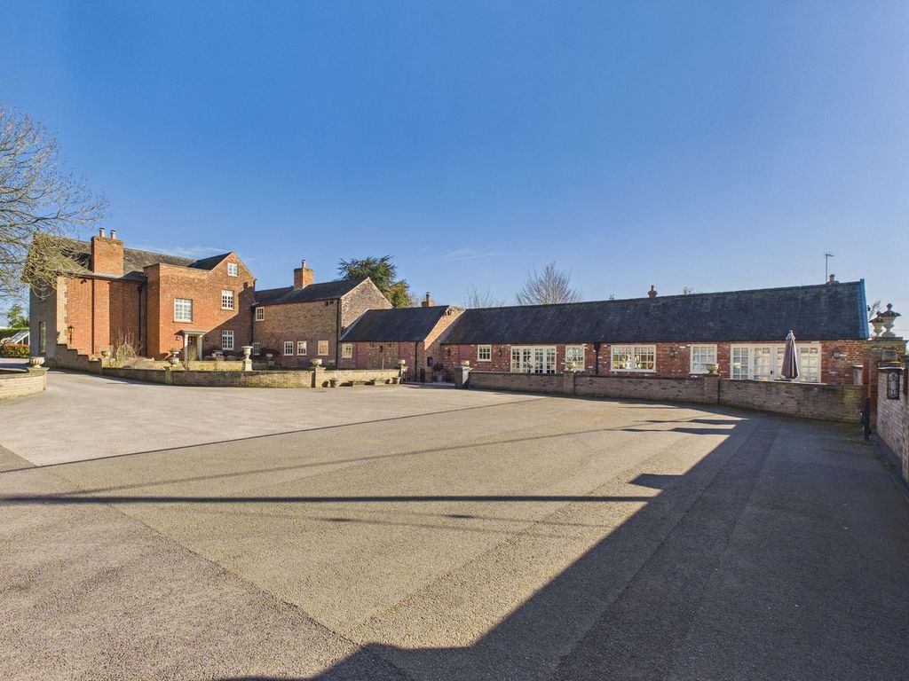 Property photo 2 of 78
