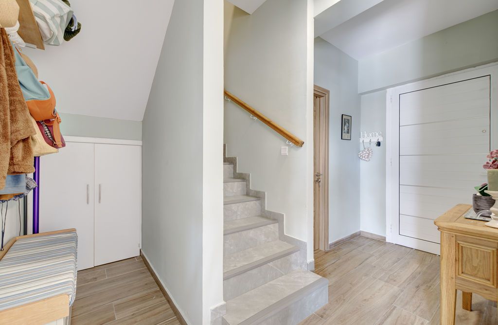 Property photo 3 of 22 Entrance Reception