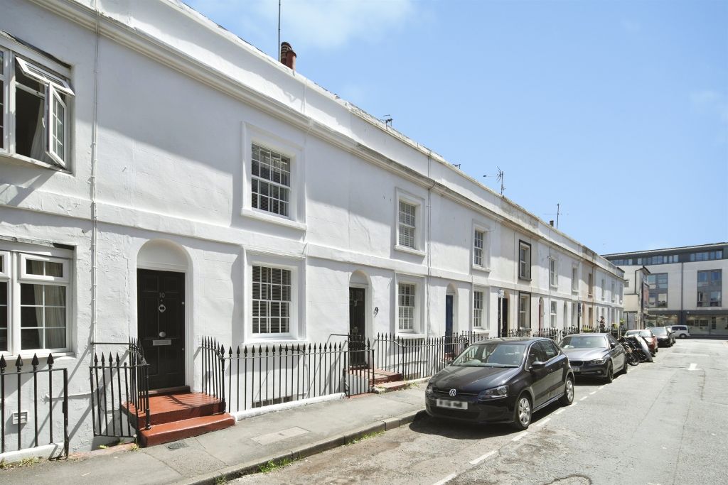 Property photo 1 of 20