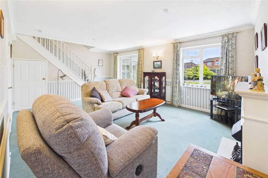 Property photo 2 of 18 Living Room