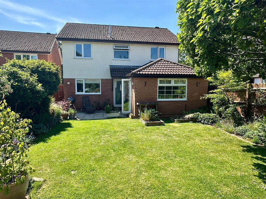 Property photo 2 of 17
