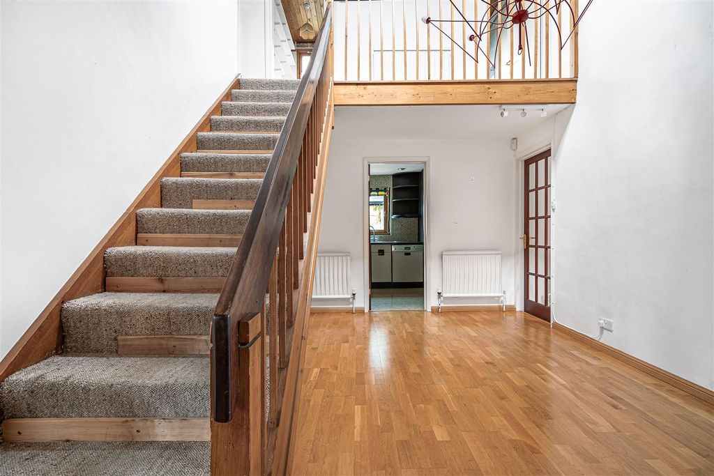 Property photo 3 of 38 9_75031.Jpg