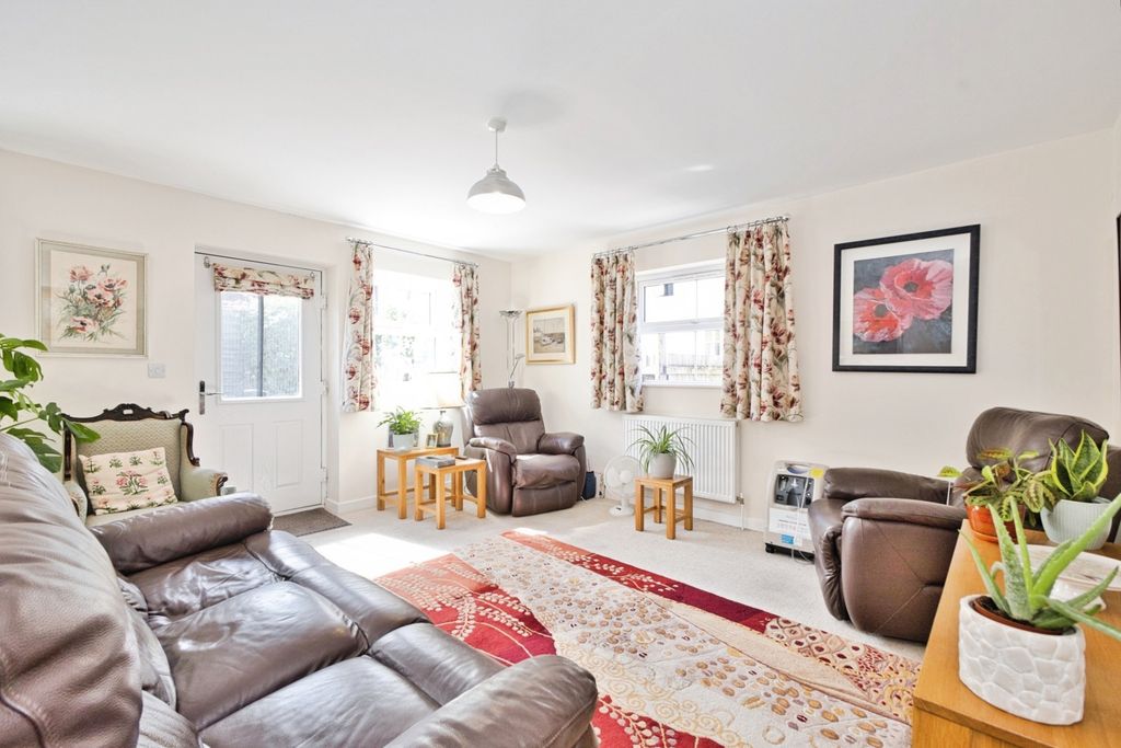 Property photo 2 of 21 Pbox-Img.Jpg