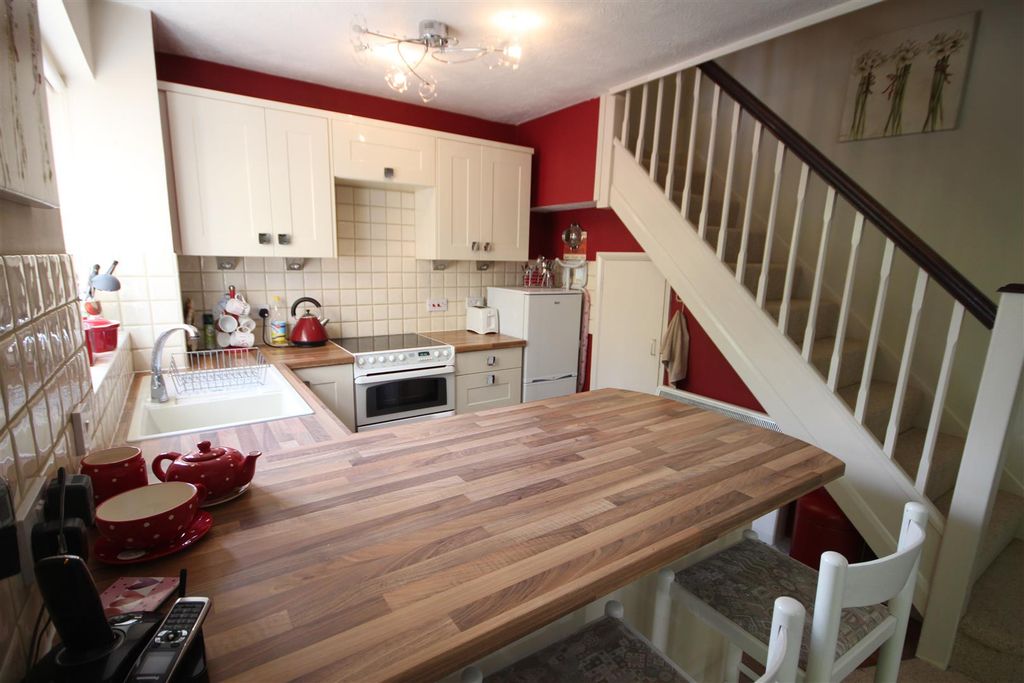 Property photo 2 of 11