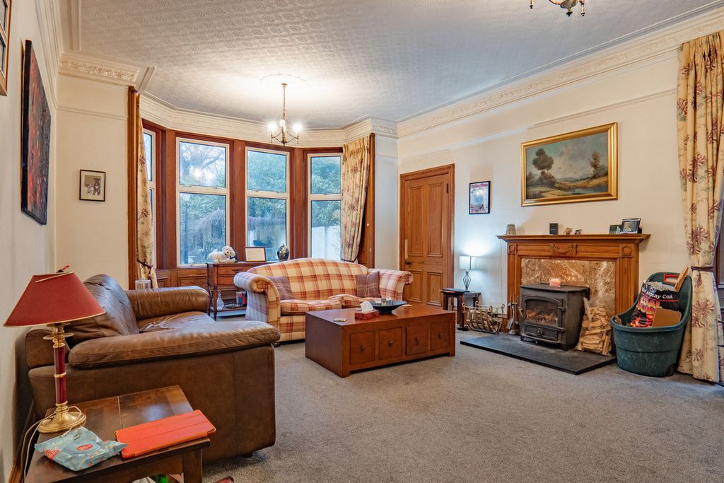 Property photo 2 of 45