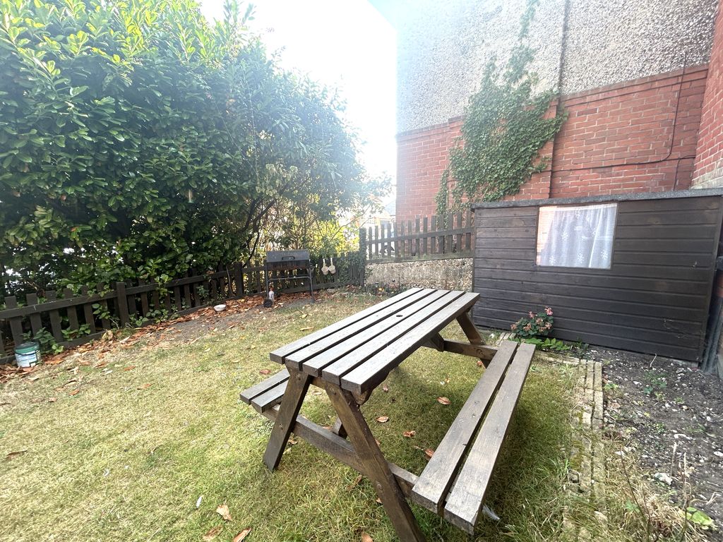 Property photo 3 of 23 Image00002