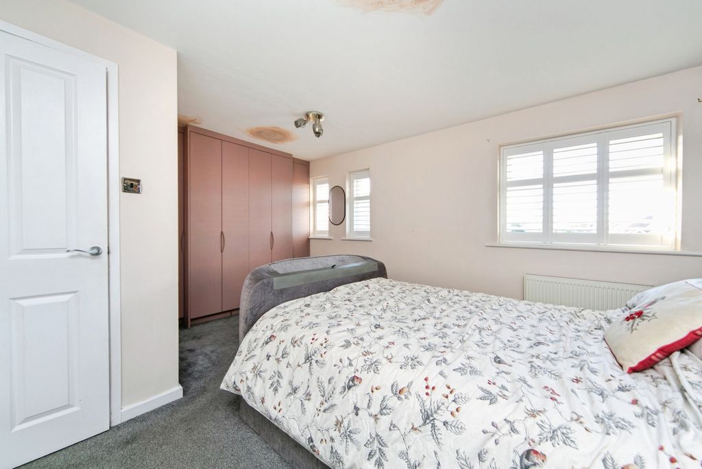 Property photo 2 of 35 Pbox-Img.Jpg