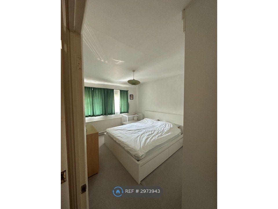 Property photo 3 of 8 Bedroom 1