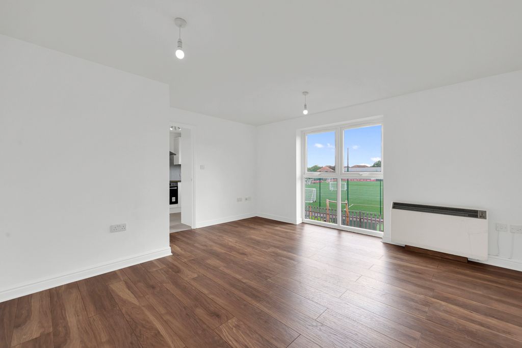 Property photo 2 of 16 Picture No. 08