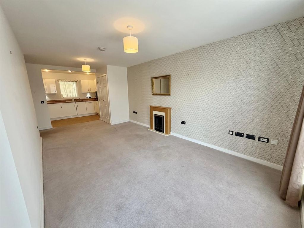 Property photo 3 of 24 Living Room