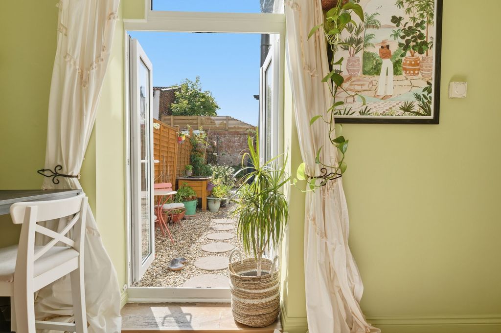 Property photo 1 of 29