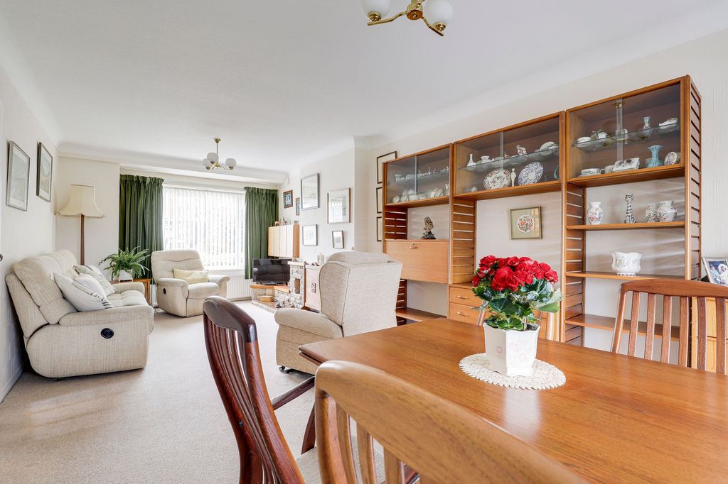 Property photo 3 of 27