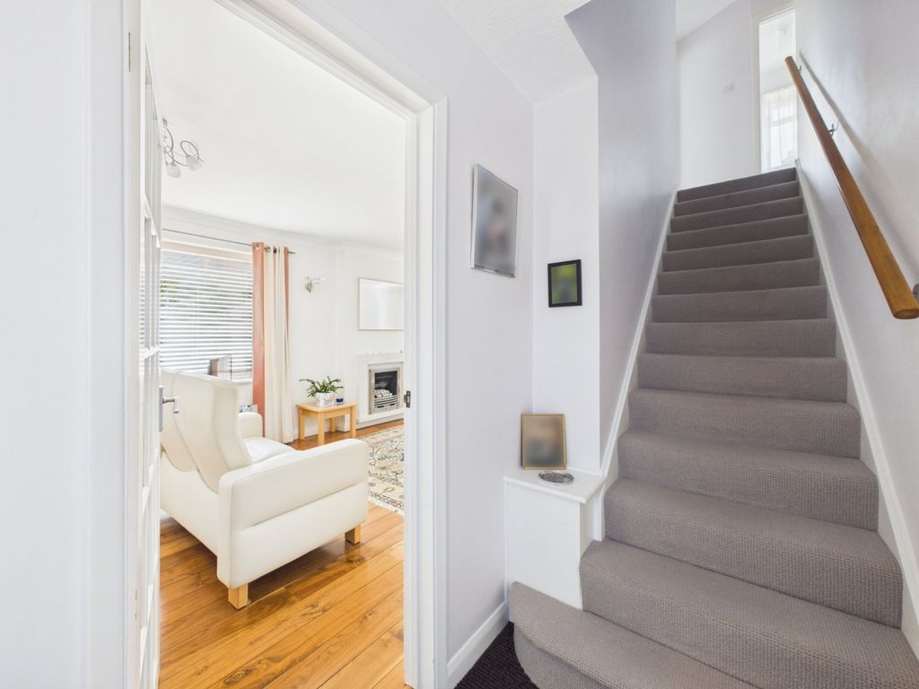 Property photo 3 of 12 Hall