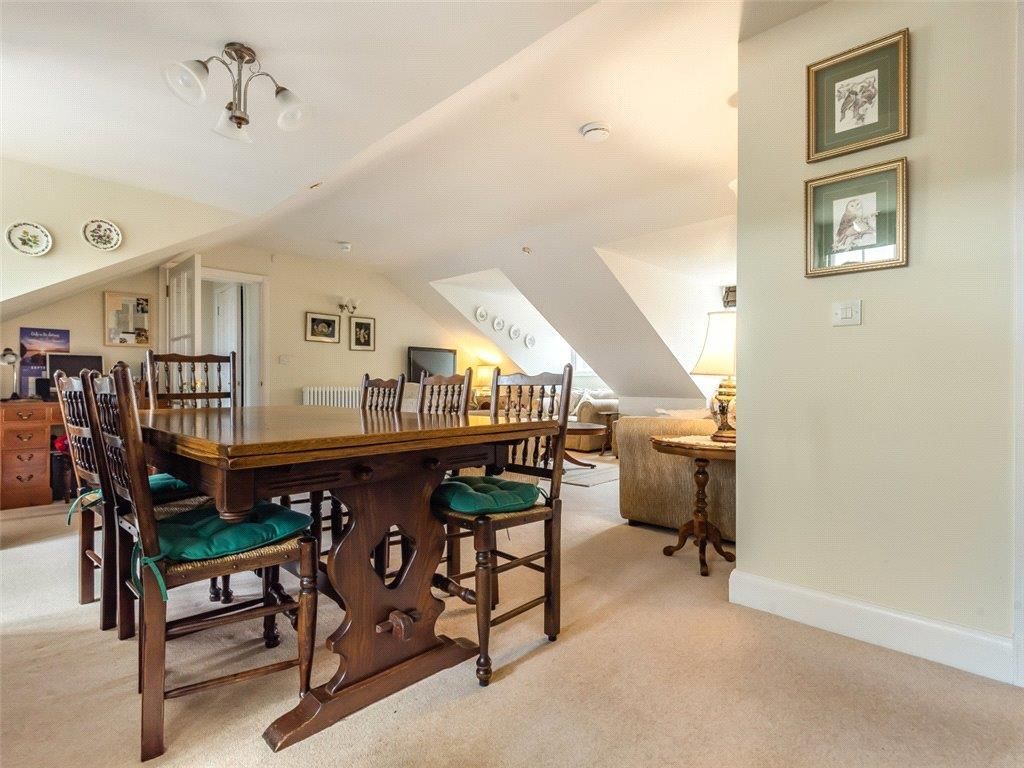Property photo 3 of 14 Dining Area