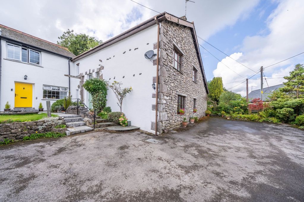 Property photo 1 of 38