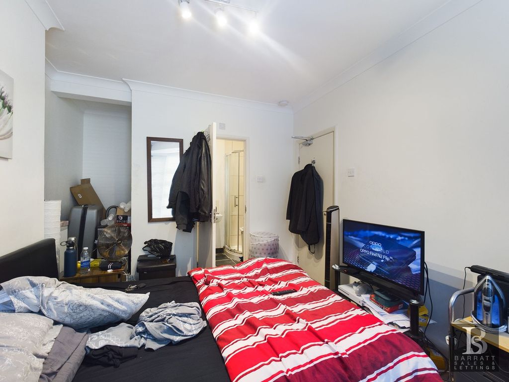 Property photo 2 of 38