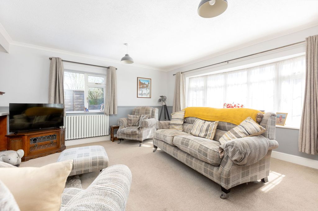 Property photo 3 of 17