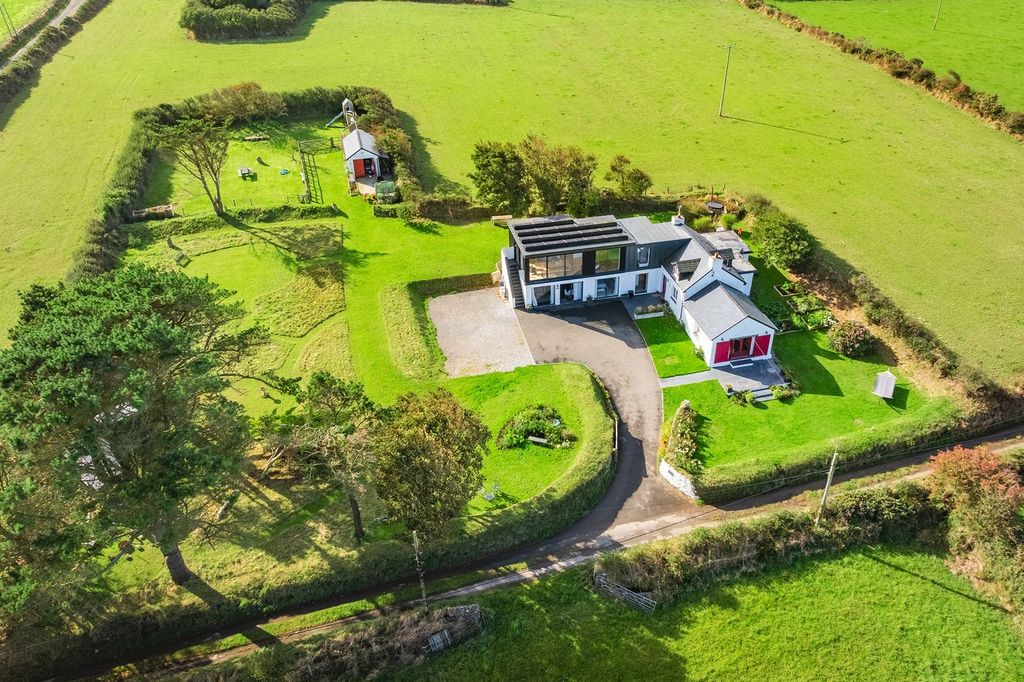 Property photo 1 of 41