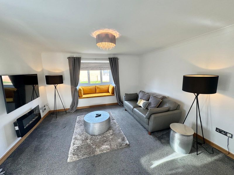 Property photo 3 of 9 Photo 7