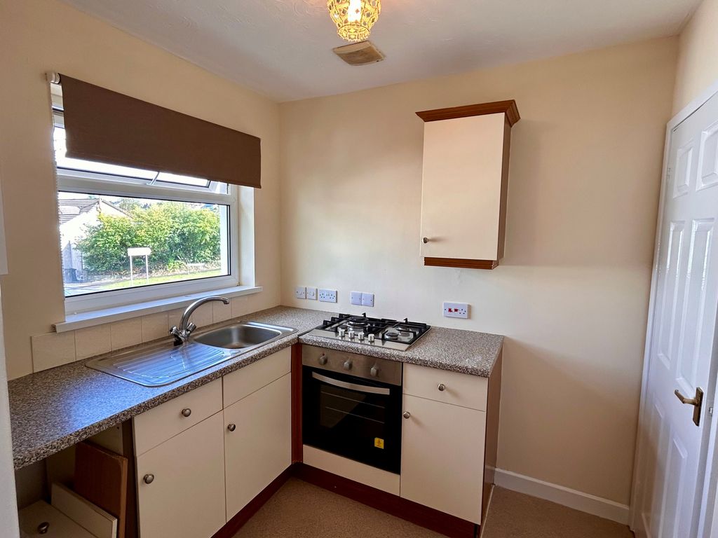 Property photo 1 of 4 1 Bed Flat To Rent Neath Road, Rhos Sa8