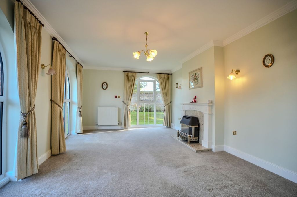 Property photo 3 of 26