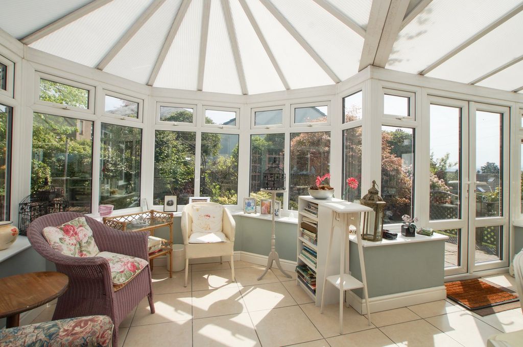 Property photo 3 of 29 Conservatory