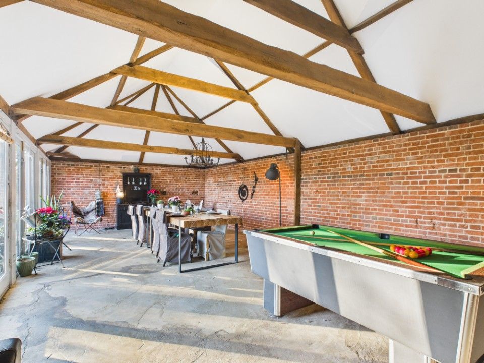 Property photo 2 of 33