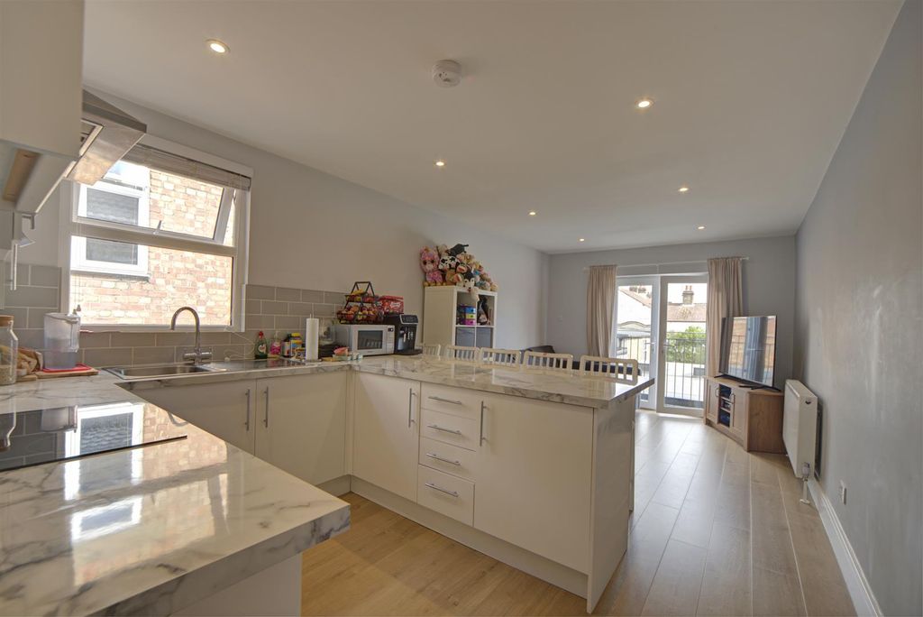 Property photo 2 of 16 Img_4906.Jpg
