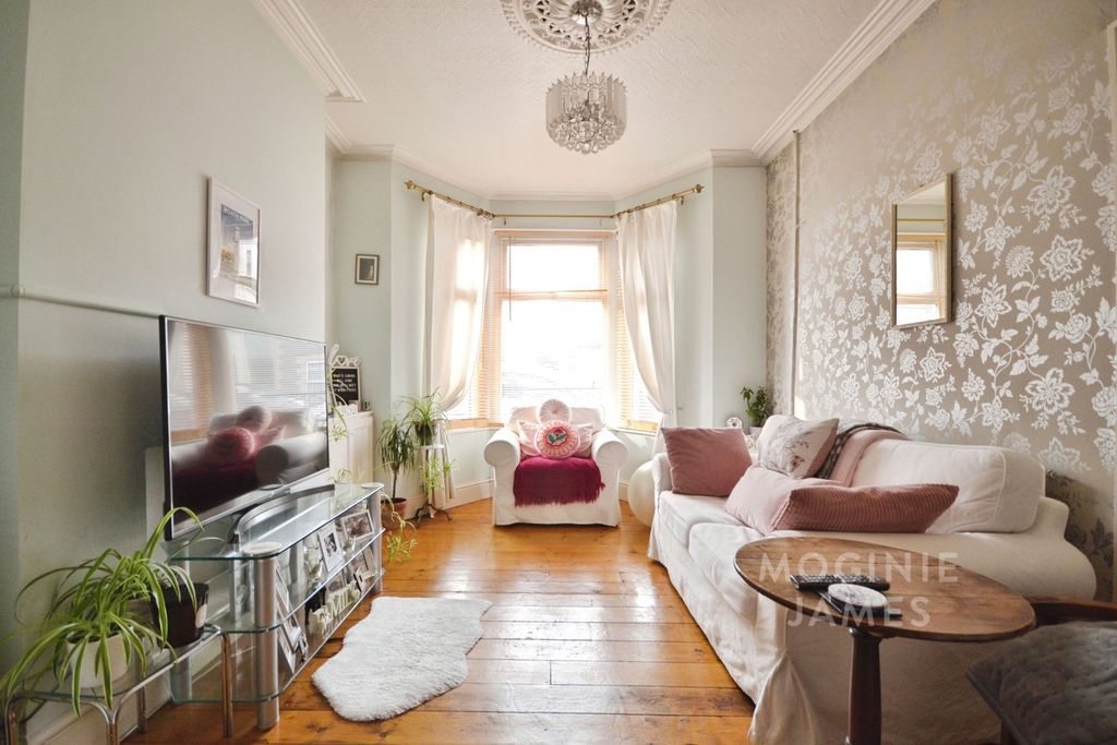 Property photo 2 of 15 Pbox-Img.Jpg