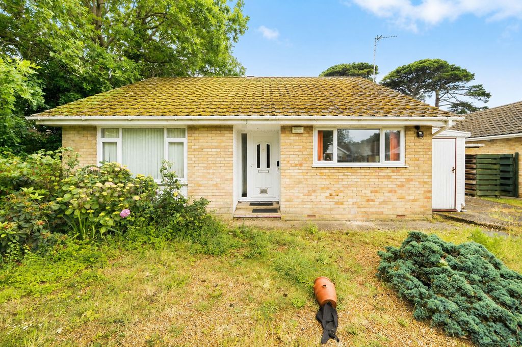 Property photo 1 of 19 Front